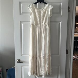 Joyfolie Ivory Ruffle Sleeve Dress